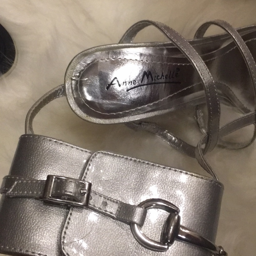 Silver shoes - Picture 4 of 4